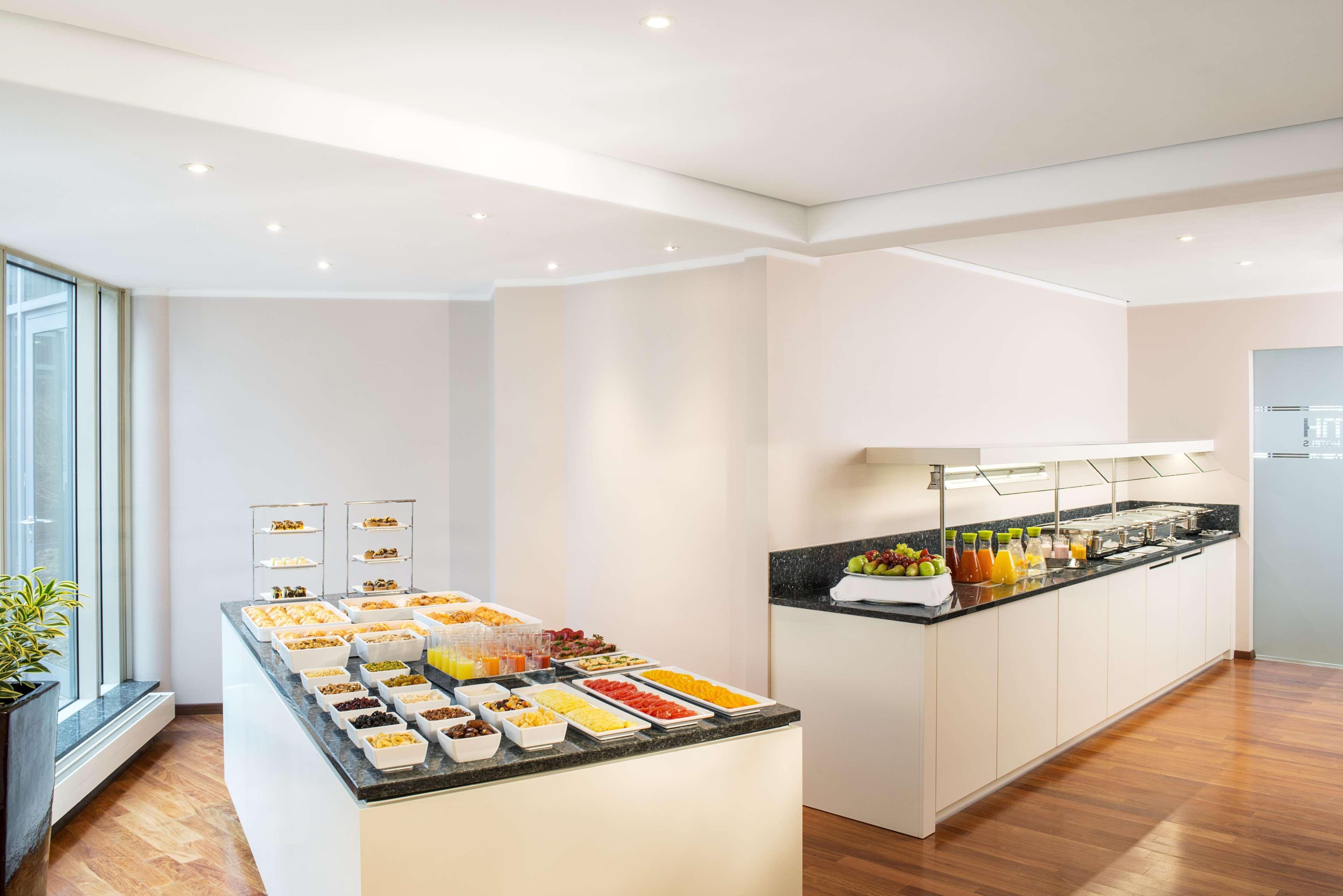 Nh Muenchen Messe Hotel Eksteriør billede