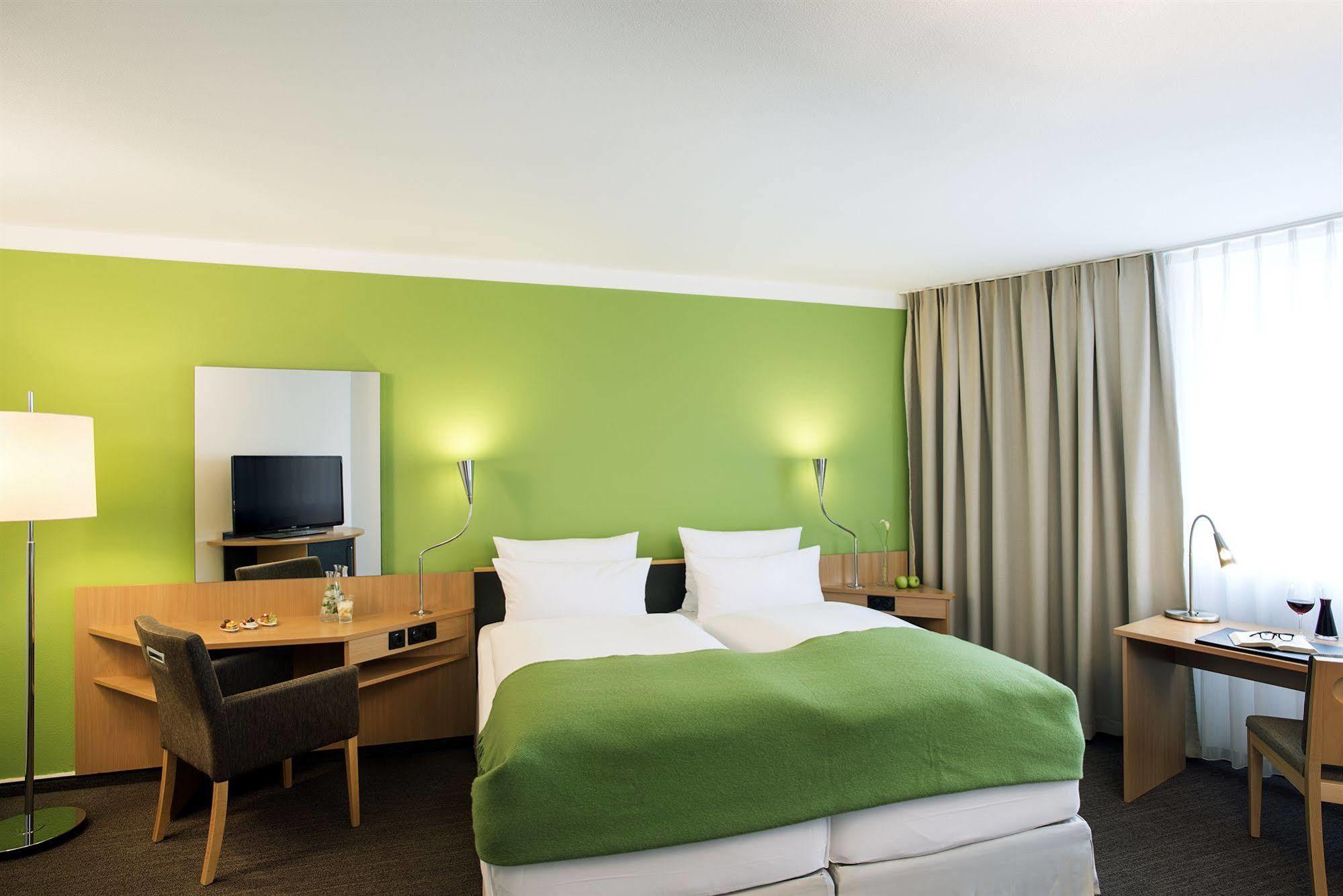 Nh Muenchen Messe Hotel Eksteriør billede